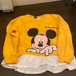 Kid’s DISNEY sweatshirt